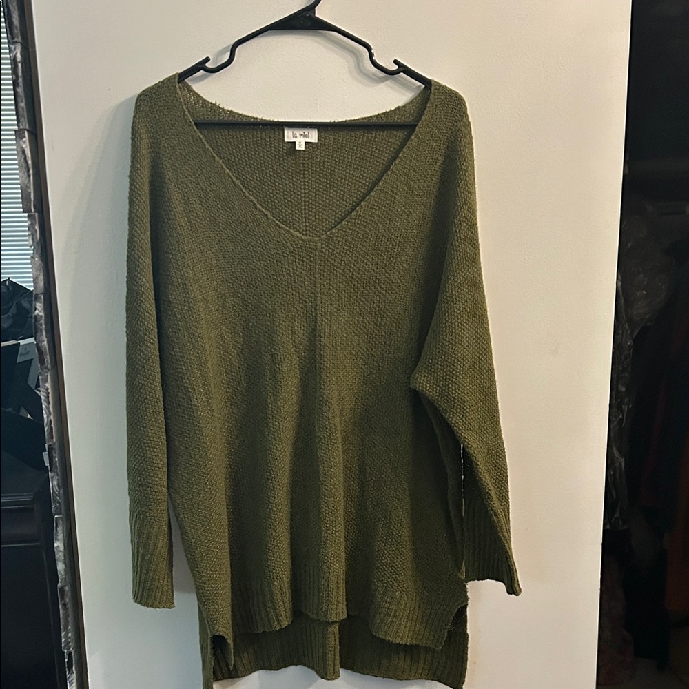 La Miel Deep Green V-Neck Sweater
